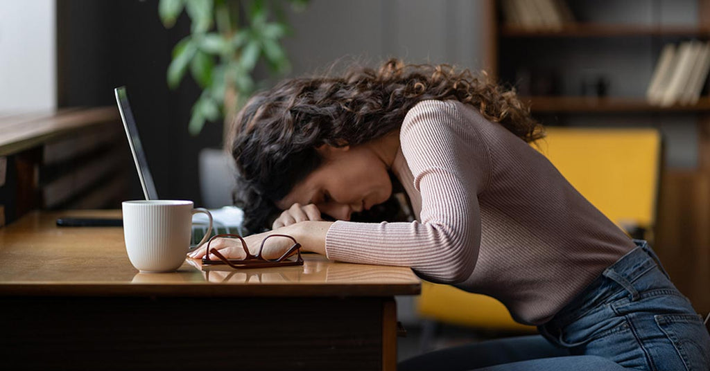 What is the link between Scoliosis and insomnia?
